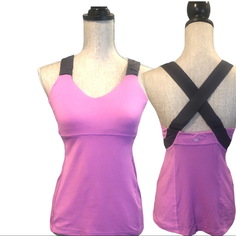 Lululemon Women’s Racerback Athletic  Tank With Inside Adjustable Bra 6